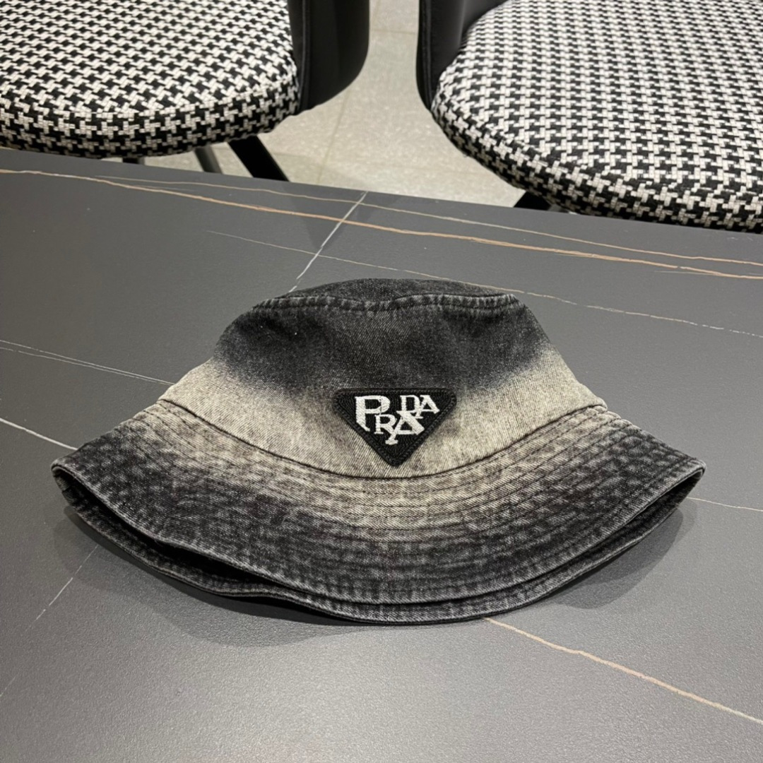 【普拉达】PRADA新款牛仔渔夫帽，新款上架，超好搭配，赶紧入手吧