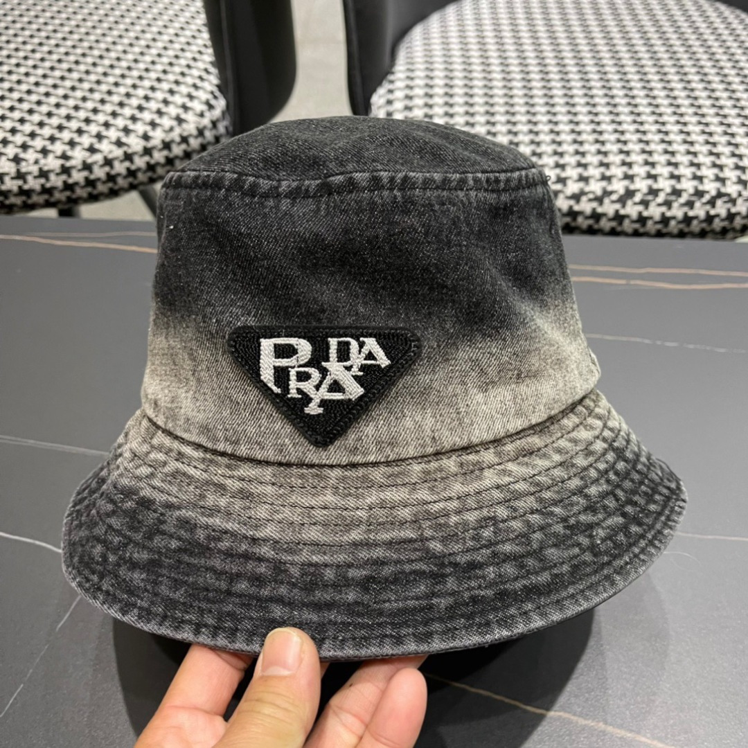【普拉达】PRADA新款牛仔渔夫帽，新款上架，超好搭配，赶紧入手吧