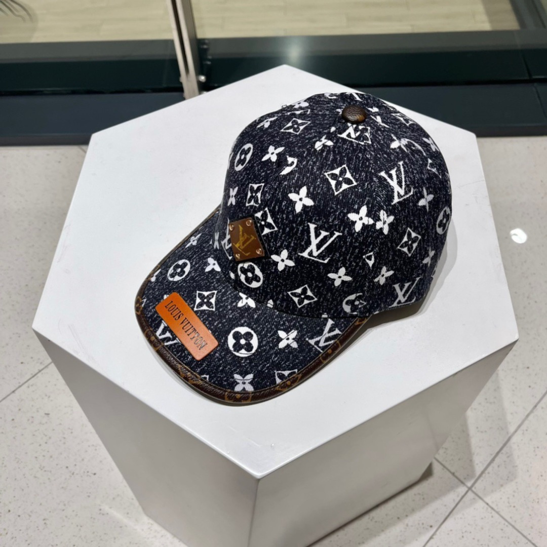  LV春夏秀款满logo棒球帽🧢
雪花❄️老花棒球帽渔夫帽
视觉感十足，春夏爆热单品