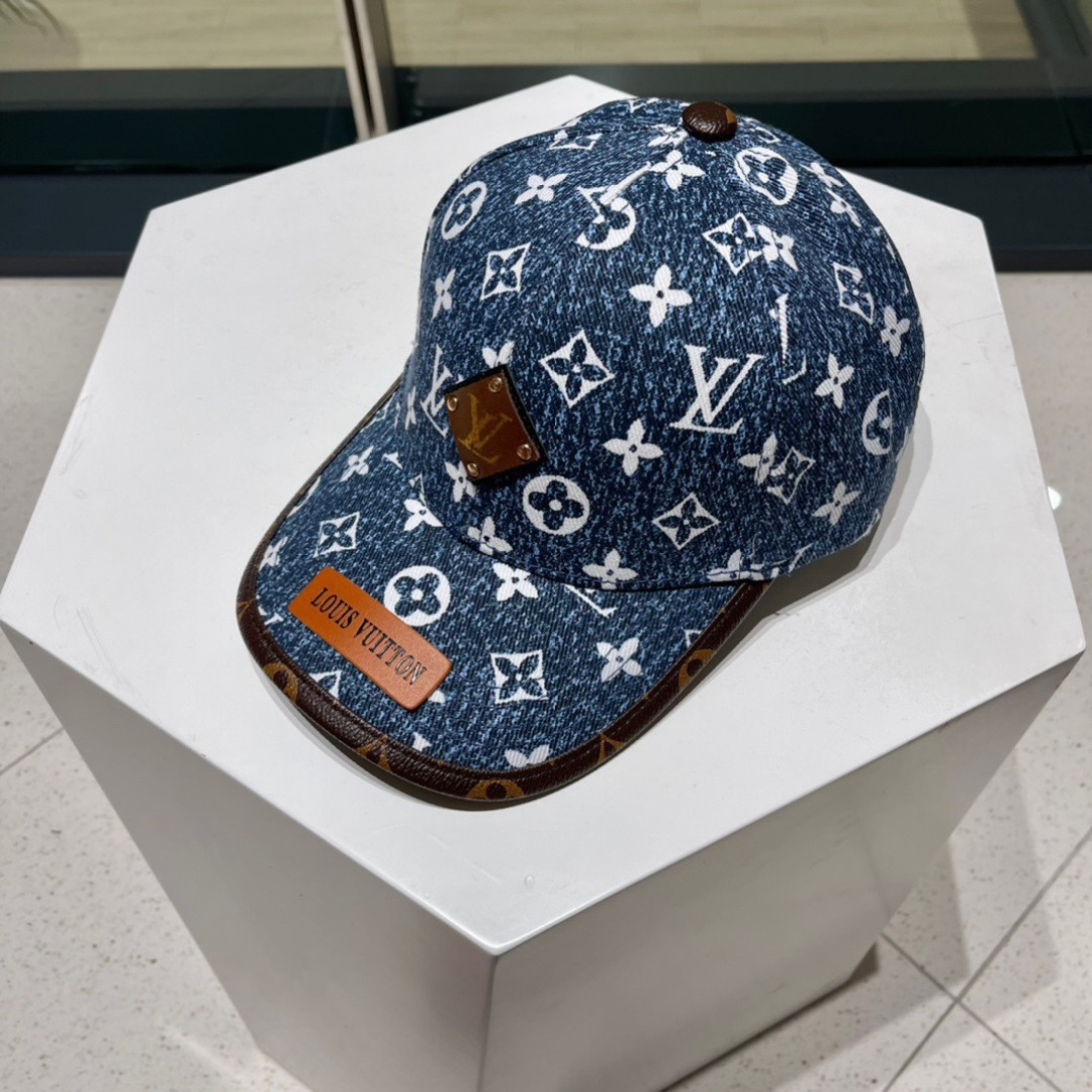  LV春夏秀款满logo棒球帽🧢
雪花❄️老花棒球帽渔夫帽
视觉感十足，春夏爆热单品