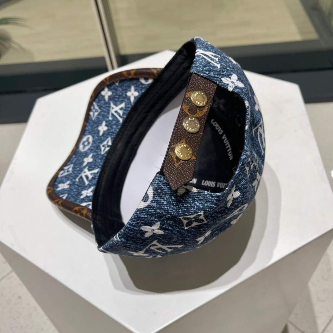  LV春夏秀款满logo棒球帽🧢
雪花❄️老花棒球帽渔夫帽
视觉感十足，春夏爆热单品