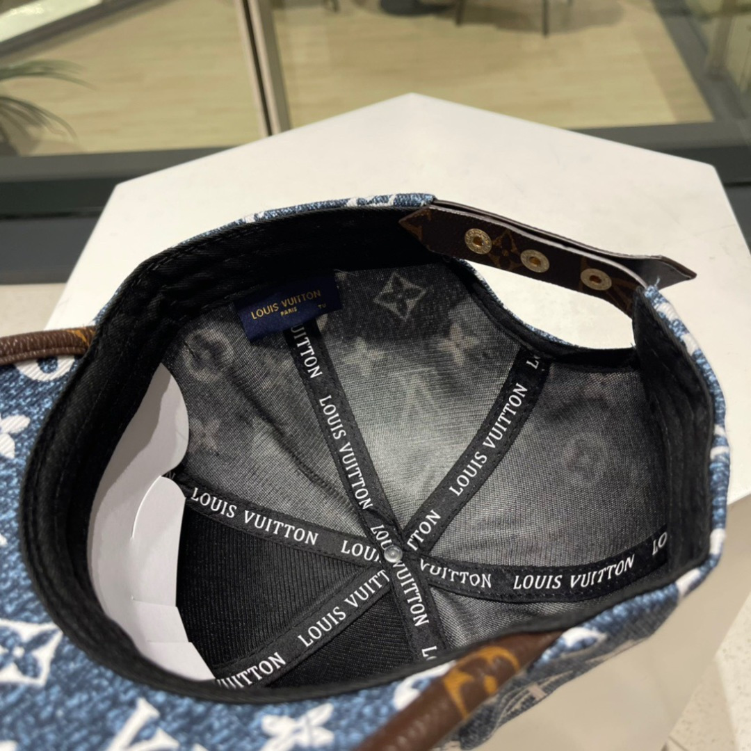  LV春夏秀款满logo棒球帽🧢
雪花❄️老花棒球帽渔夫帽
视觉感十足，春夏爆热单品