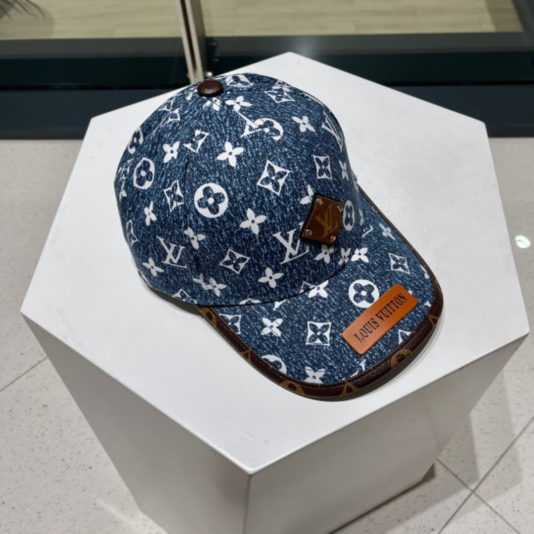  LV春夏秀款满logo棒球帽🧢
雪花❄️老花棒球帽渔夫帽
视觉感十足，春夏爆热单品