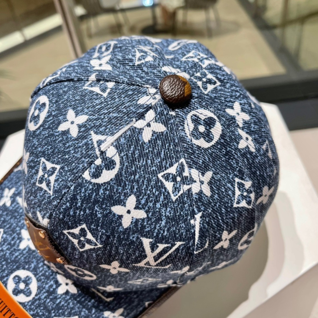  LV春夏秀款满logo棒球帽🧢
雪花❄️老花棒球帽渔夫帽
视觉感十足，春夏爆热单品