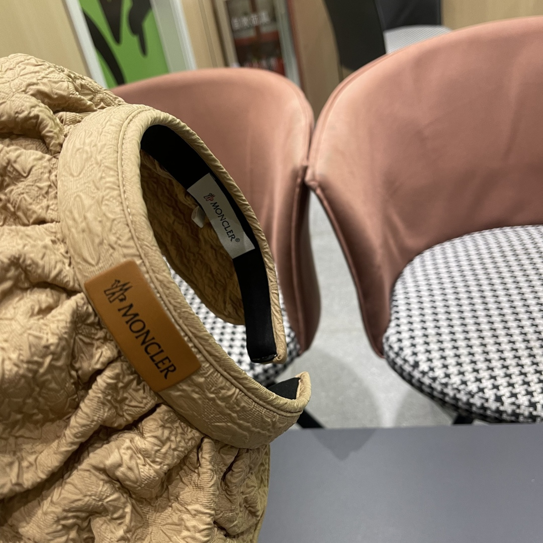  【MONCLER蒙口】防晒帽女夏季防紫外线黑胶发箍泡泡纱贝壳帽遮阳
帽空顶遮脸