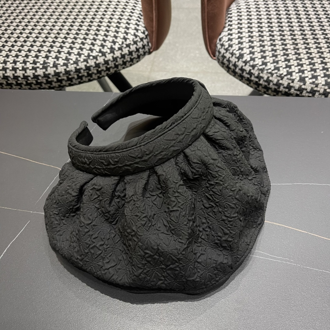  【MONCLER蒙口】防晒帽女夏季防紫外线黑胶发箍泡泡纱贝壳帽遮阳
帽空顶遮脸
