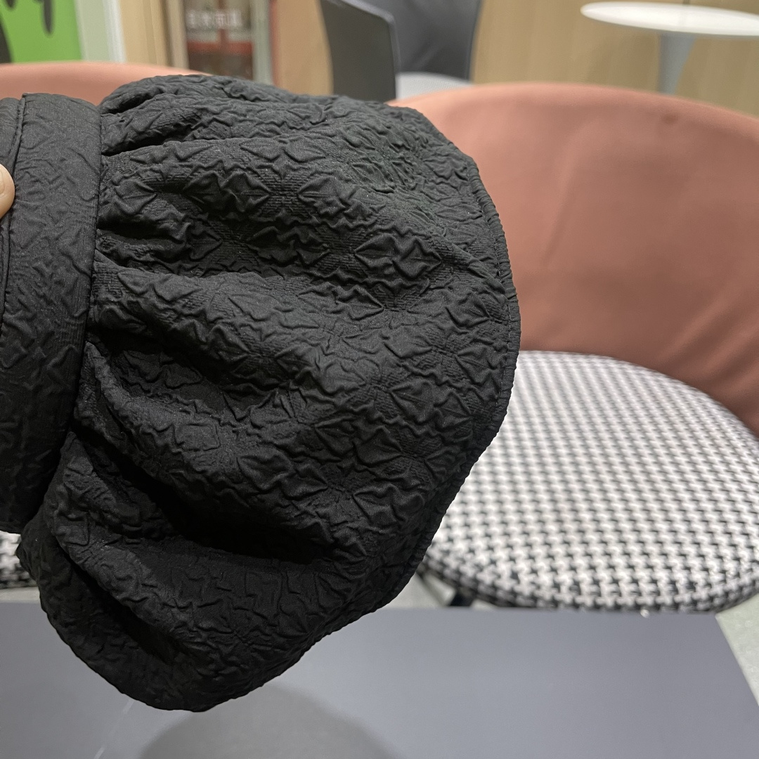  【MONCLER蒙口】防晒帽女夏季防紫外线黑胶发箍泡泡纱贝壳帽遮阳
帽空顶遮脸