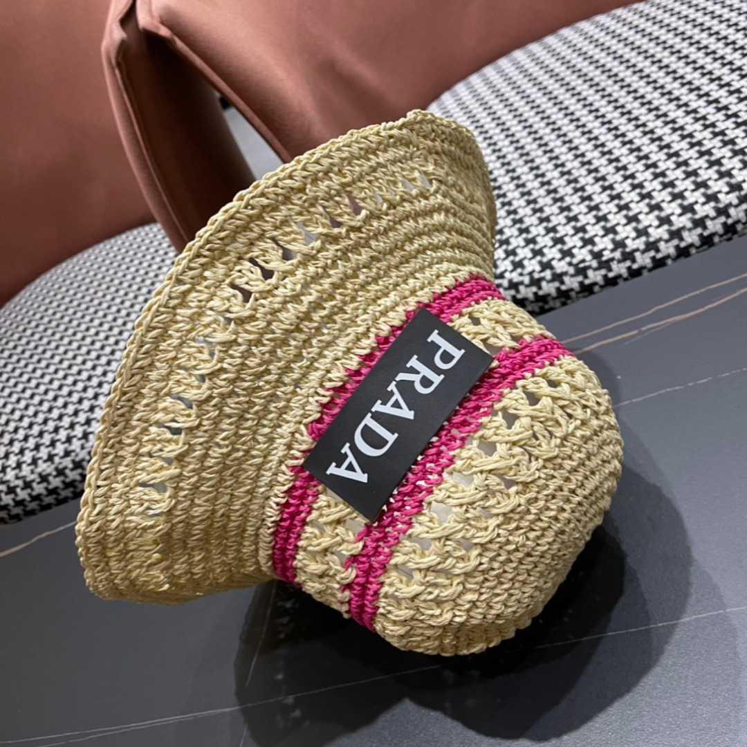 💛【PRADA普拉达】春夏新款大牌镂空拼色编织渔夫帽，超好搭配，