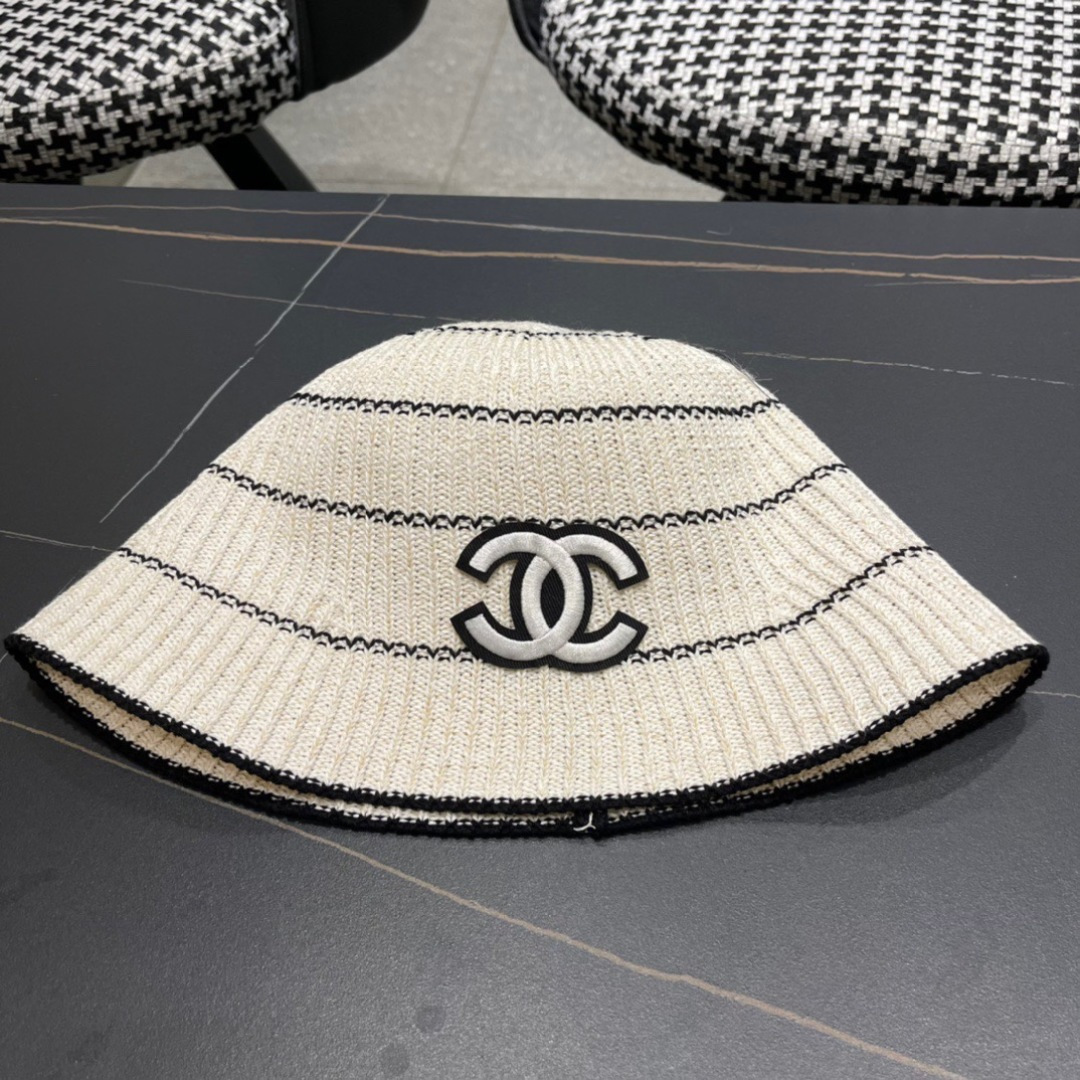 
香奈儿CHANEL 新品条纹毛线渔夫帽小香经典简约，时尚休闲设计 跑量新品