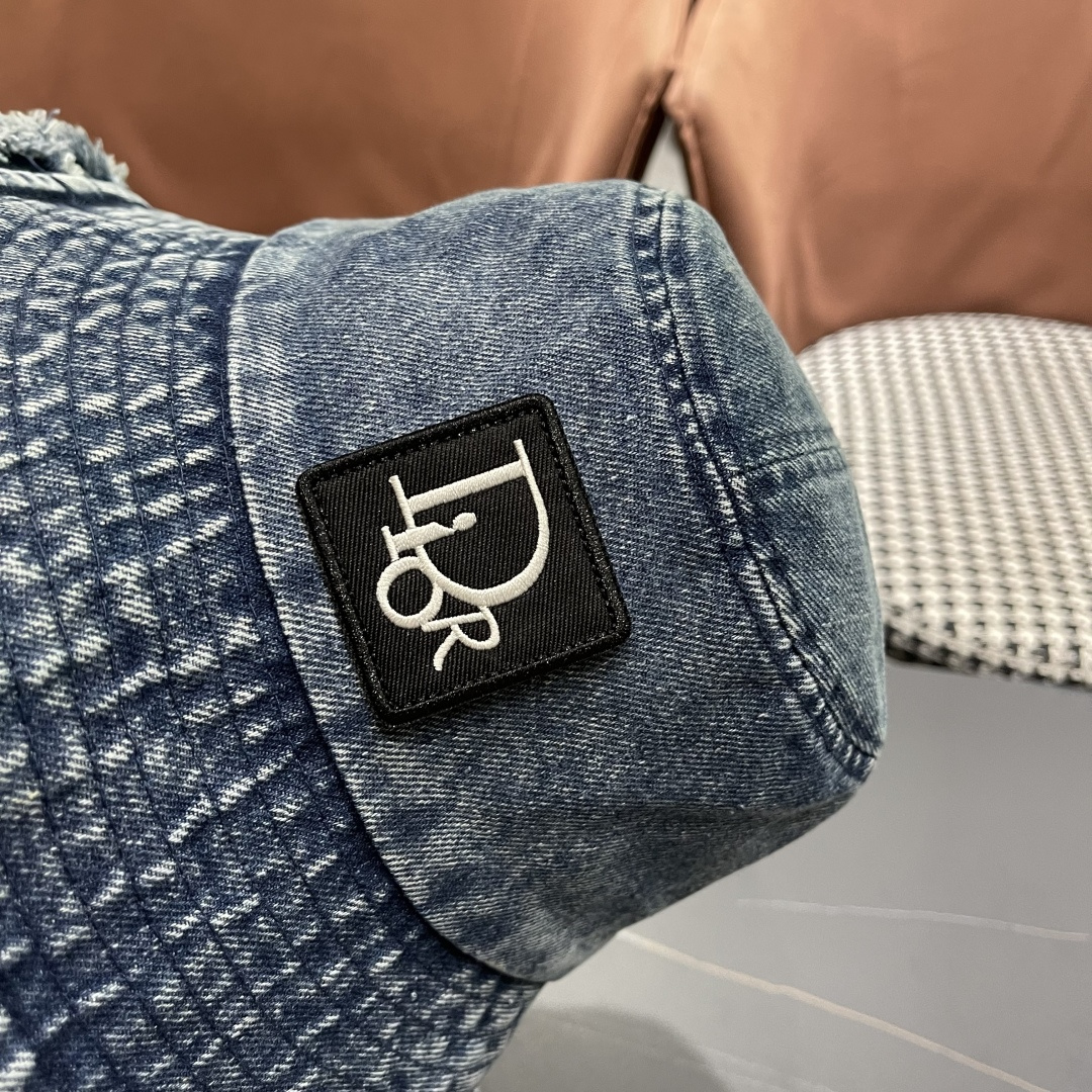  迪奥Dior日系牛仔渔夫帽女春秋款毛边百搭显脸小盆帽网红
文艺户外遮阳帽子