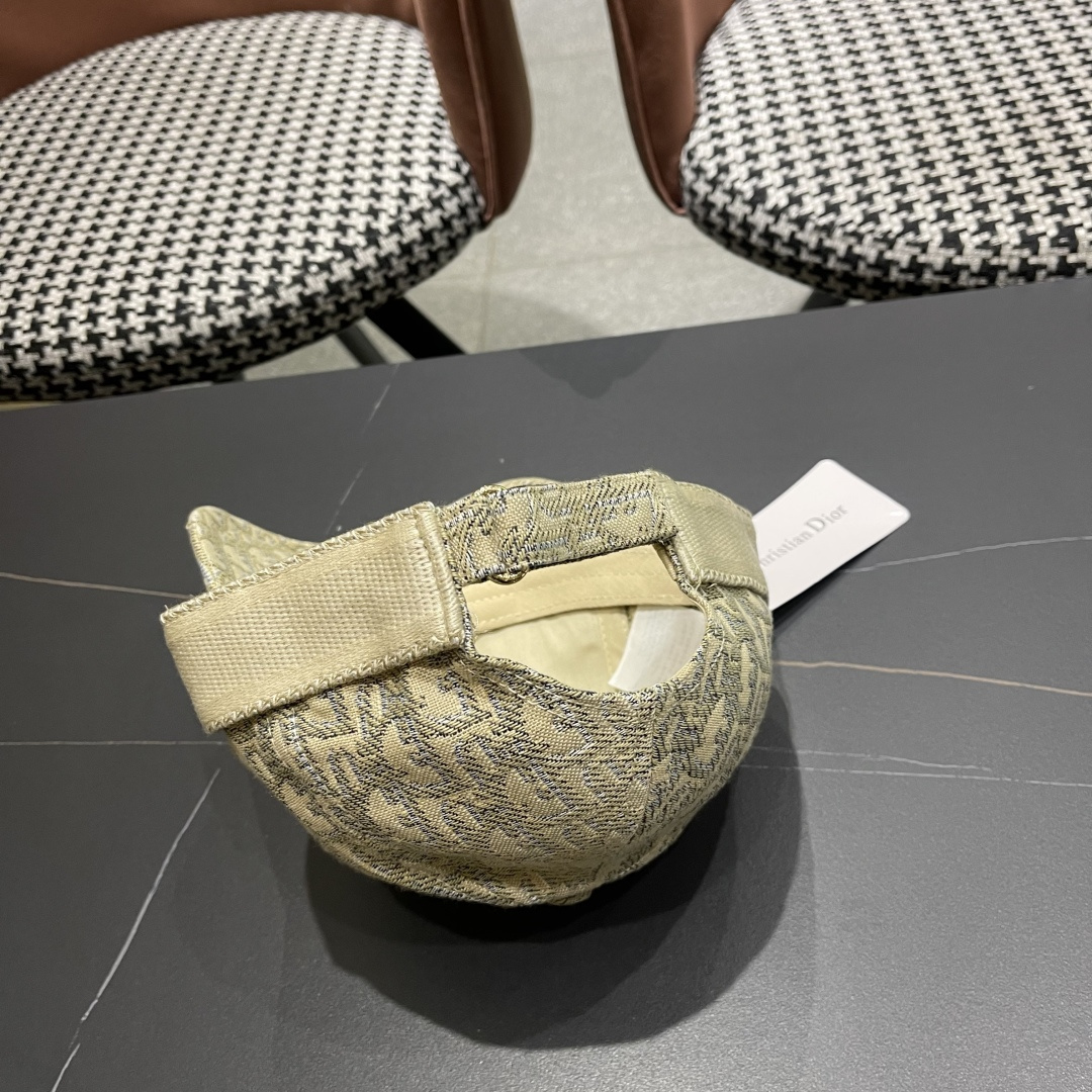  Dior(迪奥) 2025新款原单棒球帽， 精致格调，很酷很时尚，专柜断货热门，

