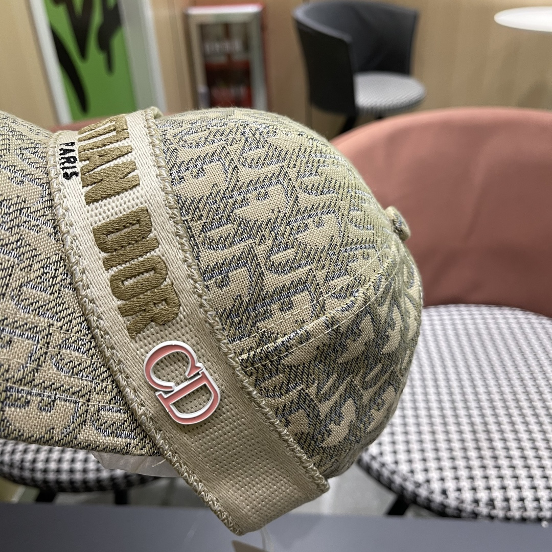  Dior(迪奥) 2025新款原单棒球帽， 精致格调，很酷很时尚，专柜断货热门，
