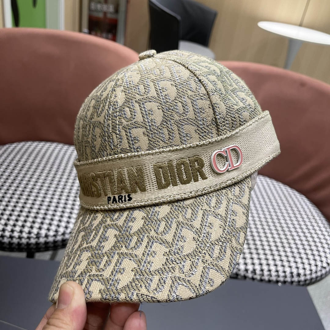  Dior(迪奥) 2025新款原单棒球帽， 精致格调，很酷很时尚，专柜断货热门，
