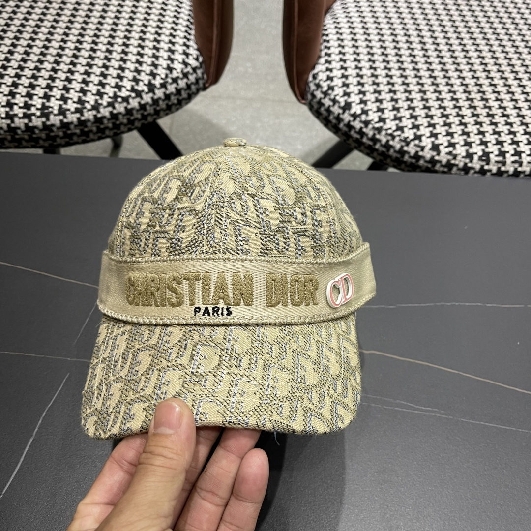  Dior(迪奥) 2025新款原单棒球帽， 精致格调，很酷很时尚，专柜断货热门，
