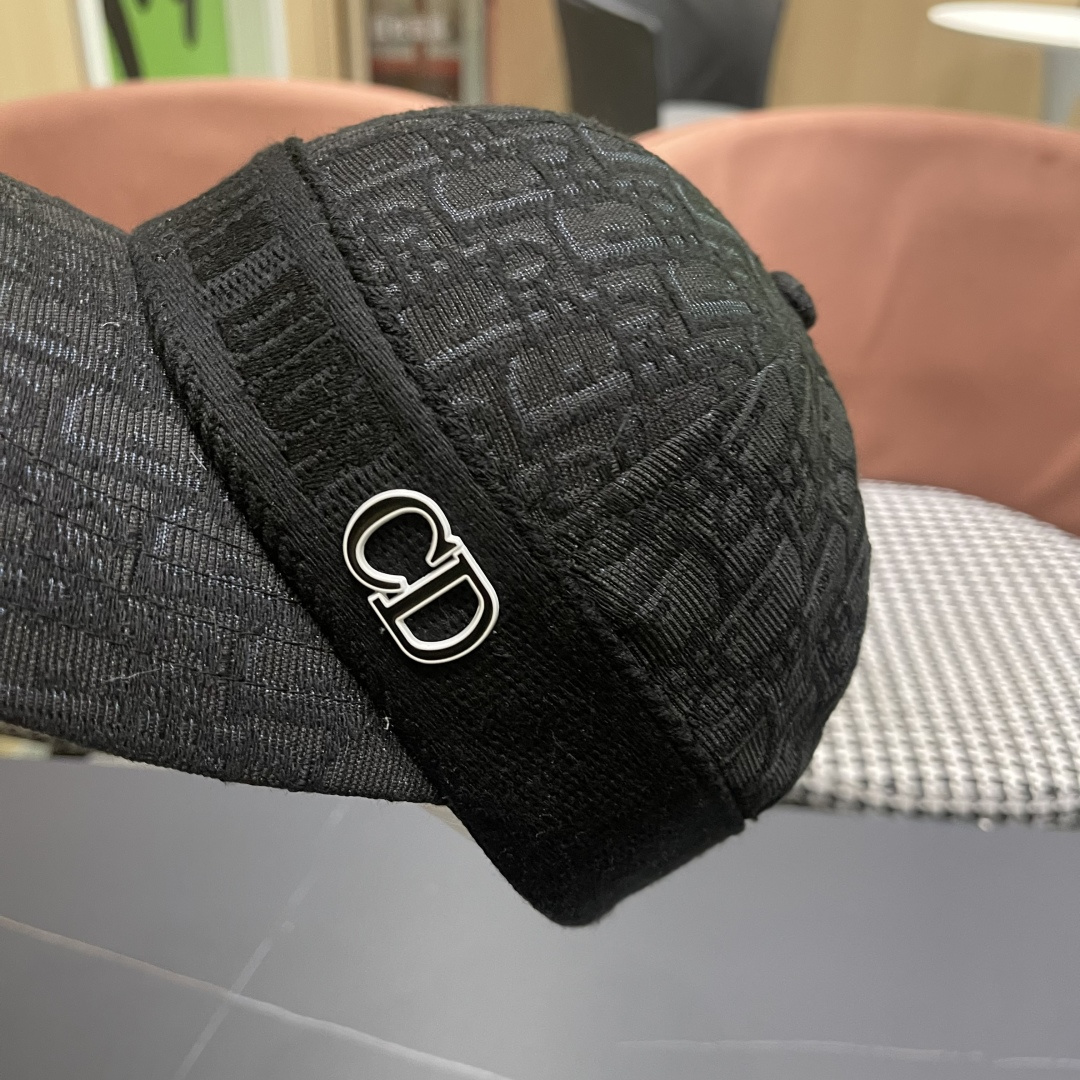  Dior(迪奥) 2025新款原单棒球帽， 精致格调，很酷很时尚，专柜断货热门，
