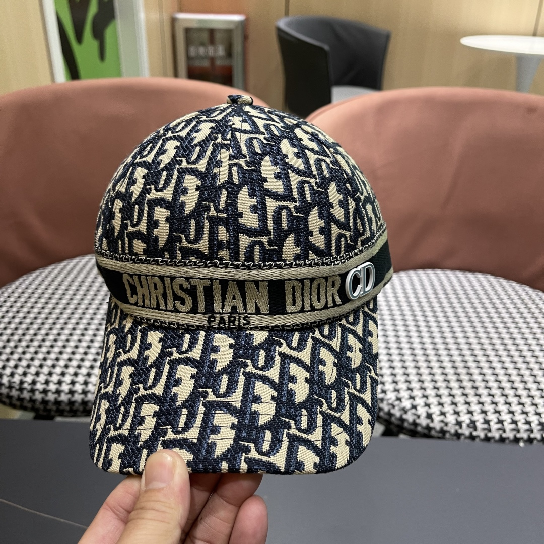  Dior(迪奥) 2025新款原单棒球帽， 精致格调，很酷很时尚，专柜断货热门，
