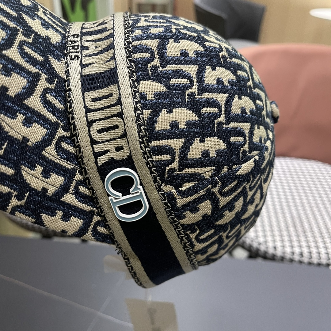  Dior(迪奥) 2025新款原单棒球帽， 精致格调，很酷很时尚，专柜断货热门，
