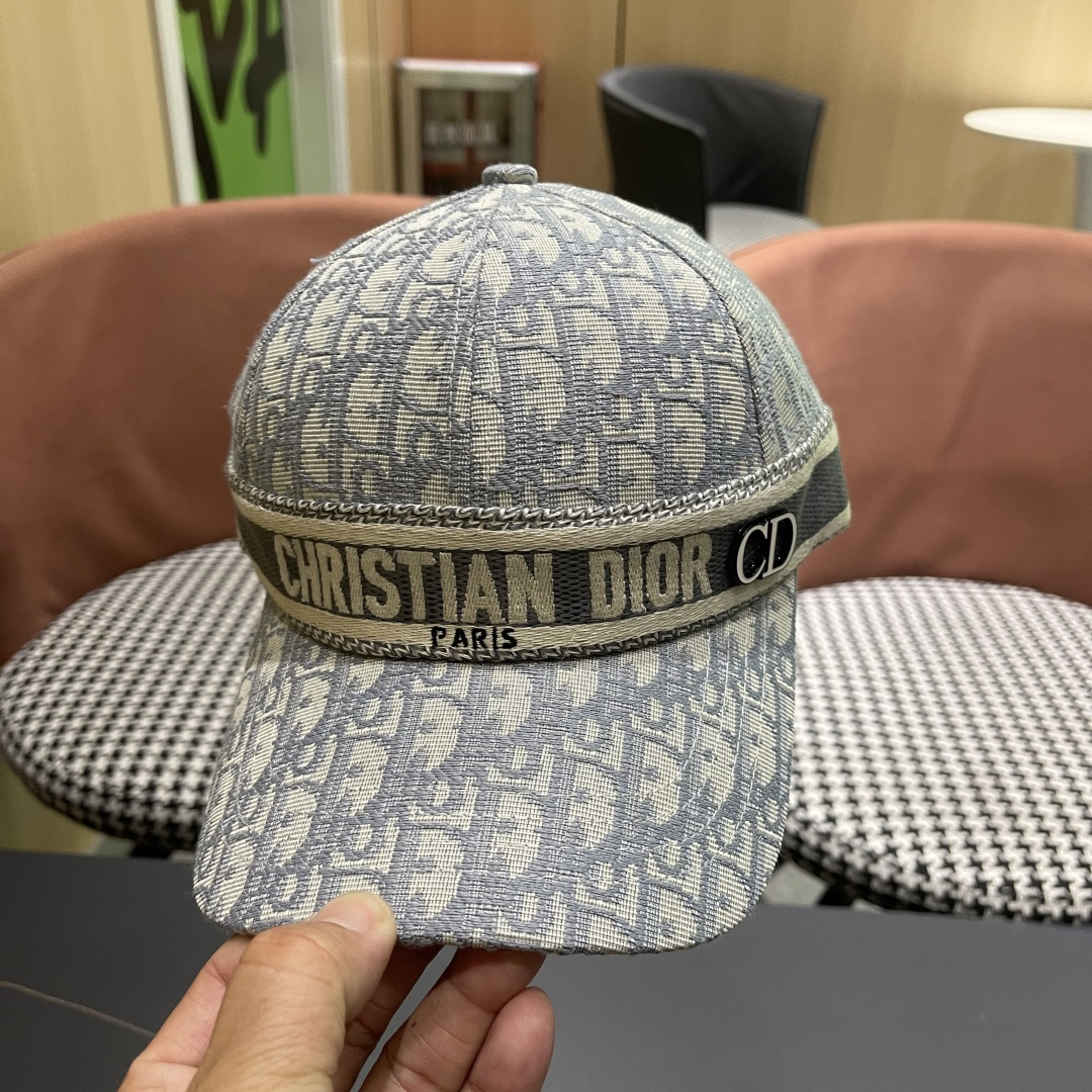  Dior(迪奥) 2025新款原单棒球帽， 精致格调，很酷很时尚，专柜断货热门，
