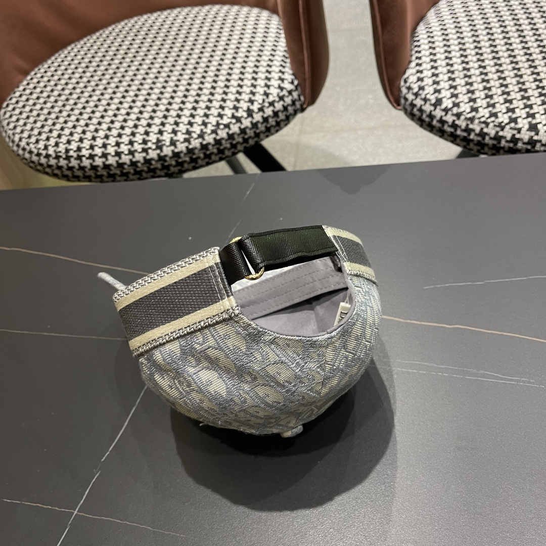 Dior(迪奥) 2025新款原单棒球帽， 精致格调，很酷很时尚，专柜断货热门，
