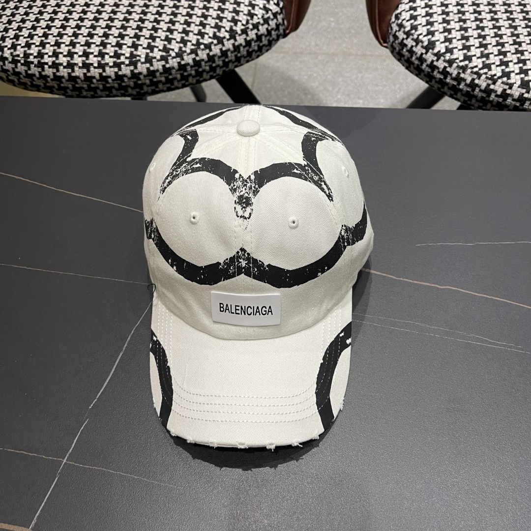  BALENCIAGA巴黎世家2025复古水洗棒球帽女大头围春夏涂鸦软顶百搭鸭舌帽
宽帽檐显脸小帽子