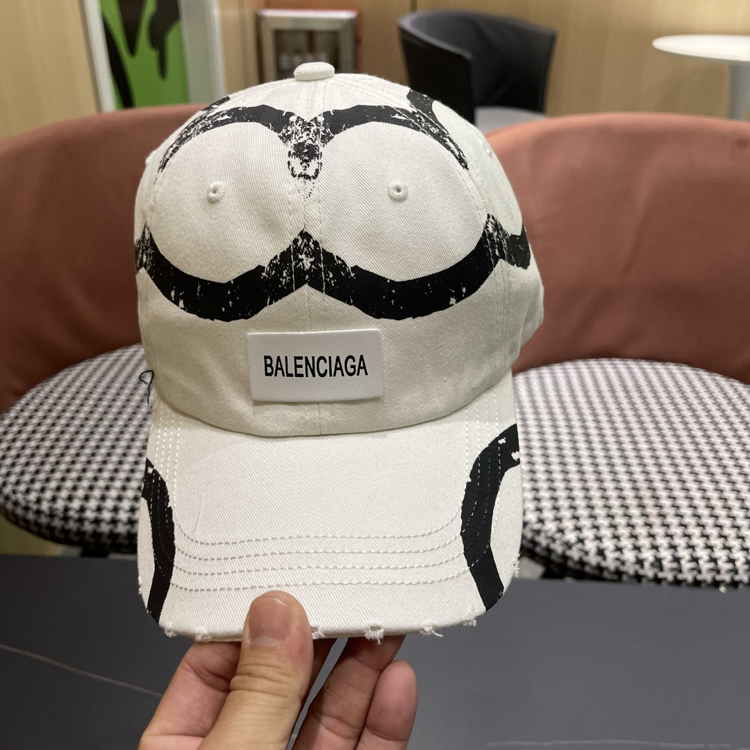  BALENCIAGA巴黎世家2025复古水洗棒球帽女大头围春夏涂鸦软顶百搭鸭舌帽
宽帽檐显脸小帽子
