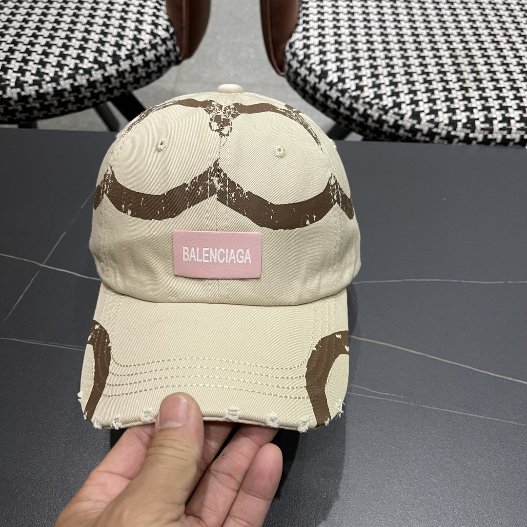  BALENCIAGA巴黎世家2025复古水洗棒球帽女大头围春夏涂鸦软顶百搭鸭舌帽
宽帽檐显脸小帽子