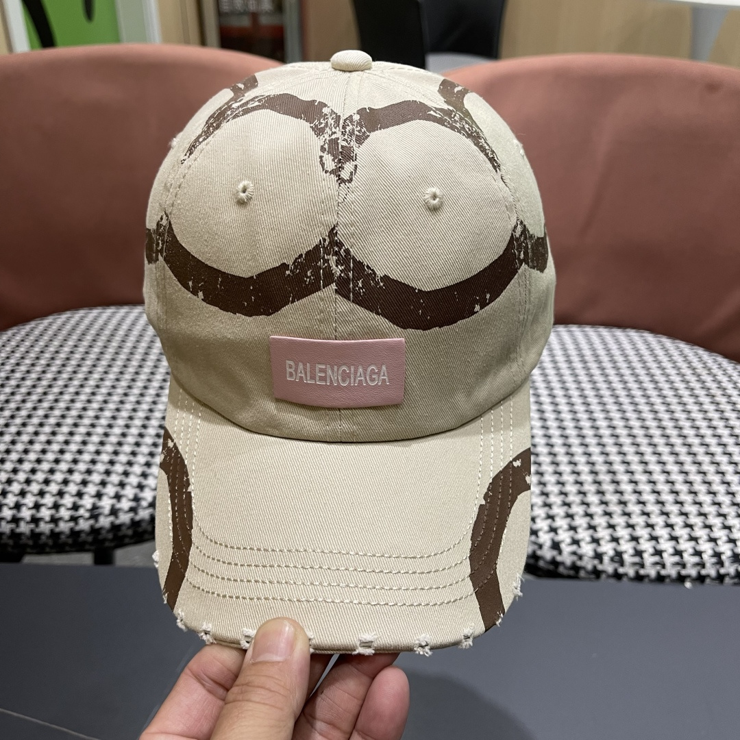  BALENCIAGA巴黎世家2025复古水洗棒球帽女大头围春夏涂鸦软顶百搭鸭舌帽
宽帽檐显脸小帽子
