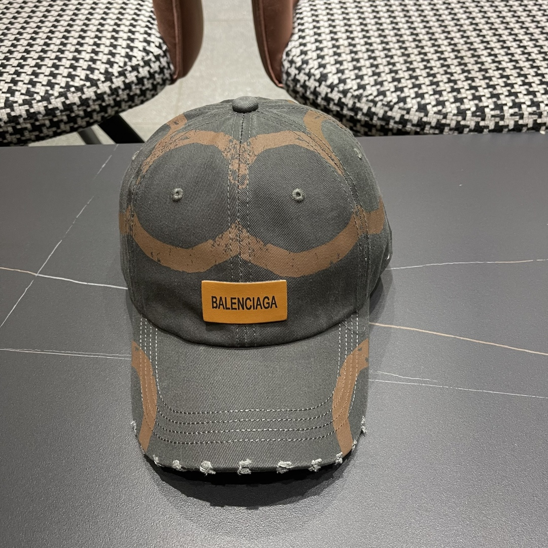  BALENCIAGA巴黎世家2025复古水洗棒球帽女大头围春夏涂鸦软顶百搭鸭舌帽
宽帽檐显脸小帽子