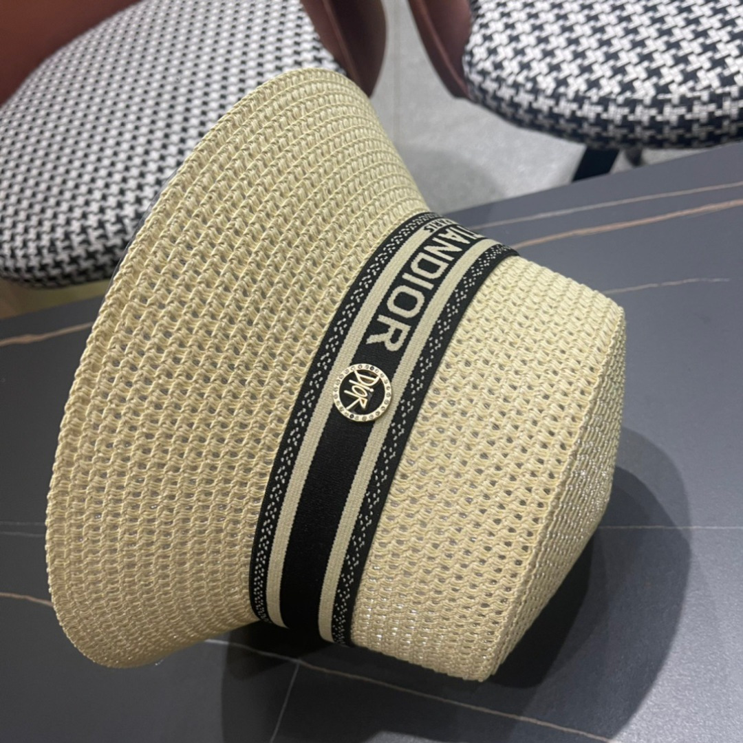 【DIOR迪奥】2025新款草编遮阳草帽🤩沙滩风，简约大方，百搭单品～出街首选，新款帽型超美腻，新品上架