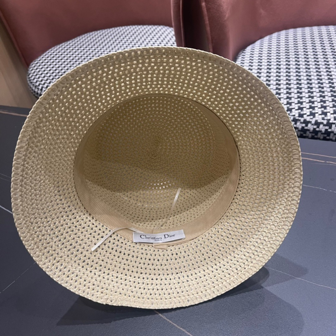 【DIOR迪奥】2025新款草编遮阳草帽🤩沙滩风，简约大方，百搭单品～出街首选，新款帽型超美腻，新品上架