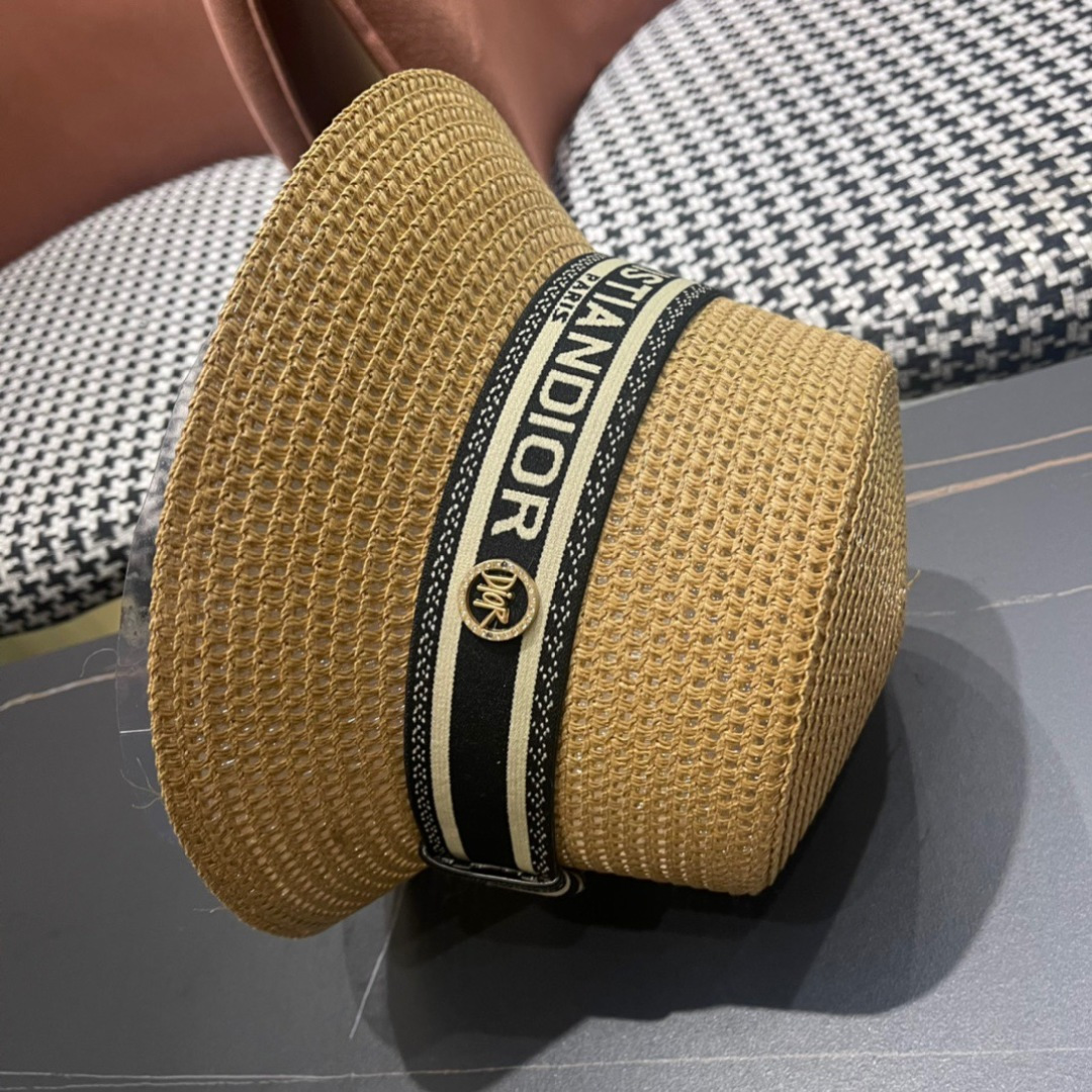 【DIOR迪奥】2025新款草编遮阳草帽🤩沙滩风，简约大方，百搭单品～出街首选，新款帽型超美腻，新品上架
