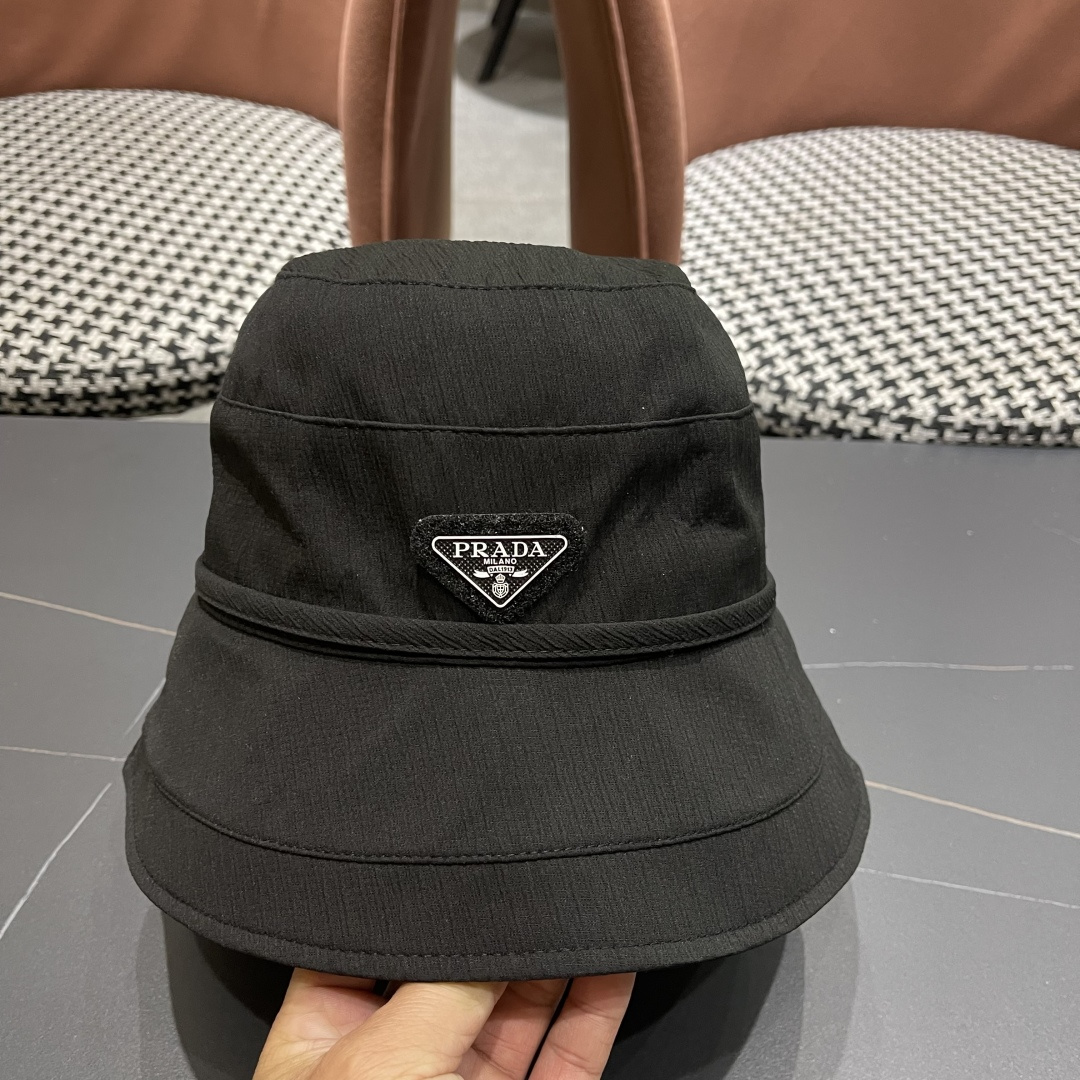   Prada普拉达2025渔夫帽女夏日系防晒显脸小遮阳帽，韩版休闲气质盆帽潮
