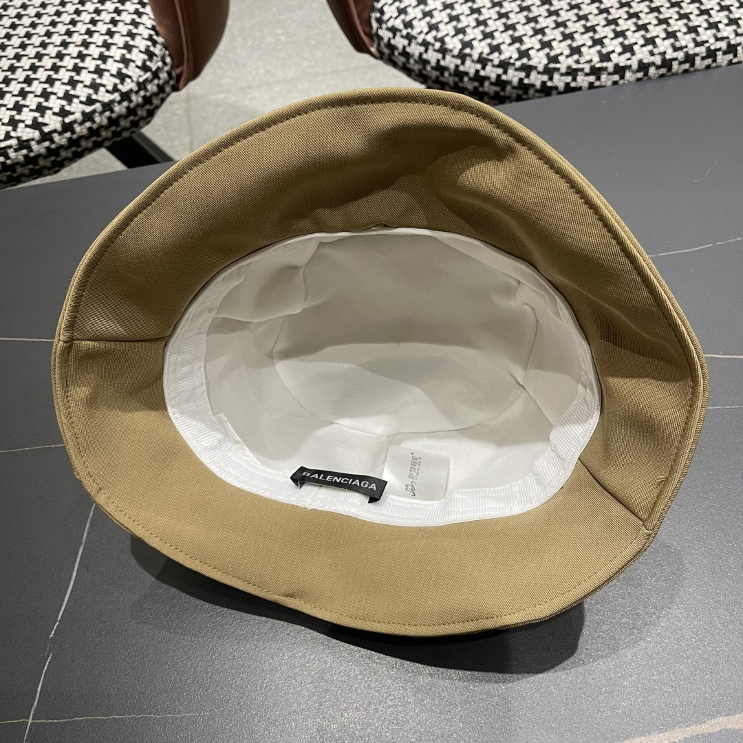  BALENCIAGA巴黎世家2025春夏不规则渔夫帽，简约休闲百搭款，出街必备