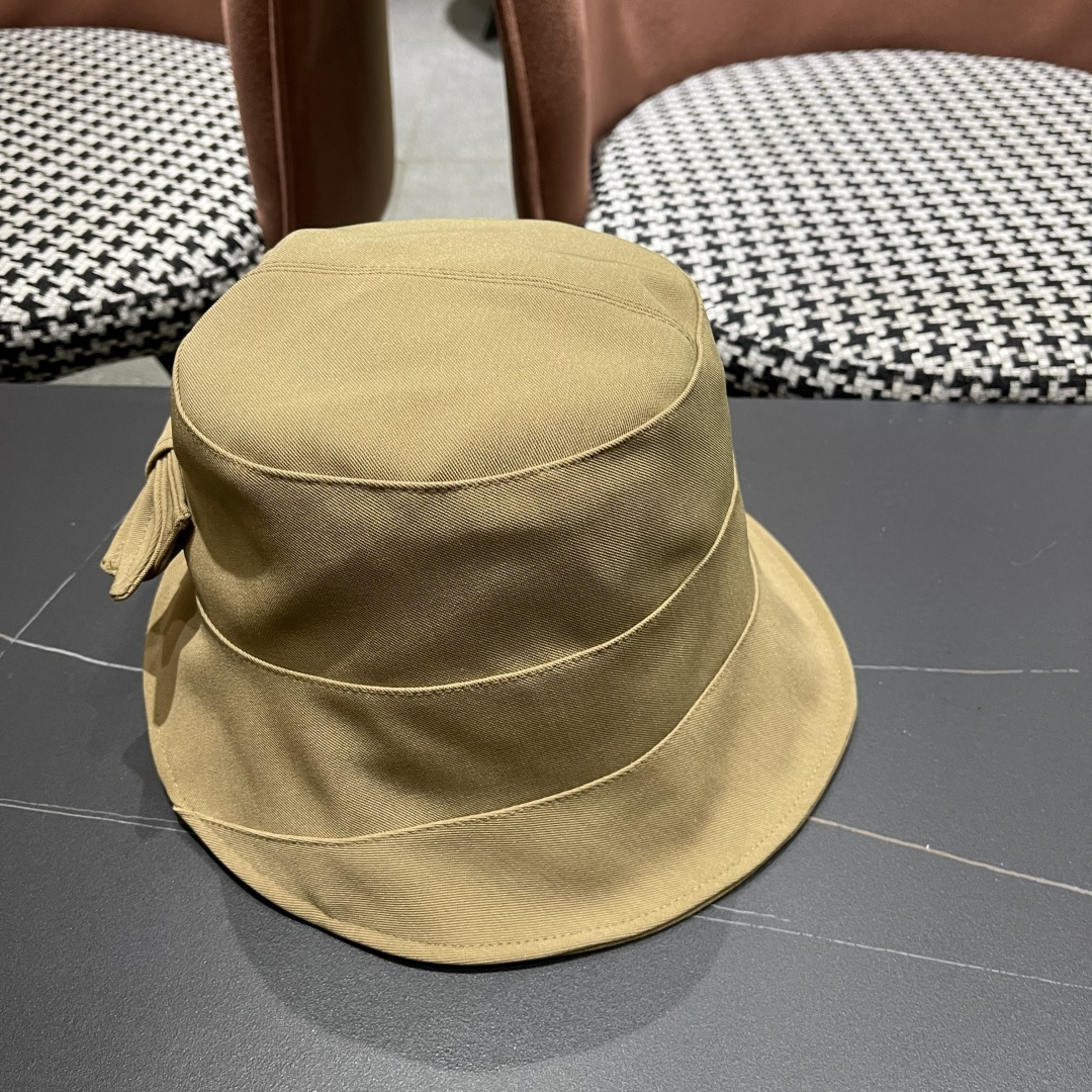  BALENCIAGA巴黎世家2025春夏不规则渔夫帽，简约休闲百搭款，出街必备