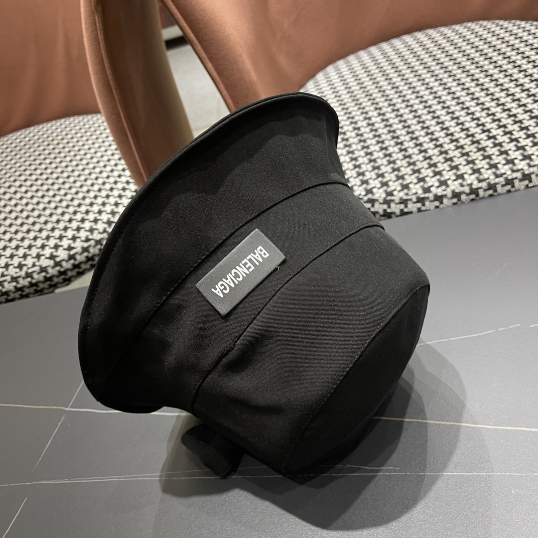  BALENCIAGA巴黎世家2025春夏不规则渔夫帽，简约休闲百搭款，出街必备