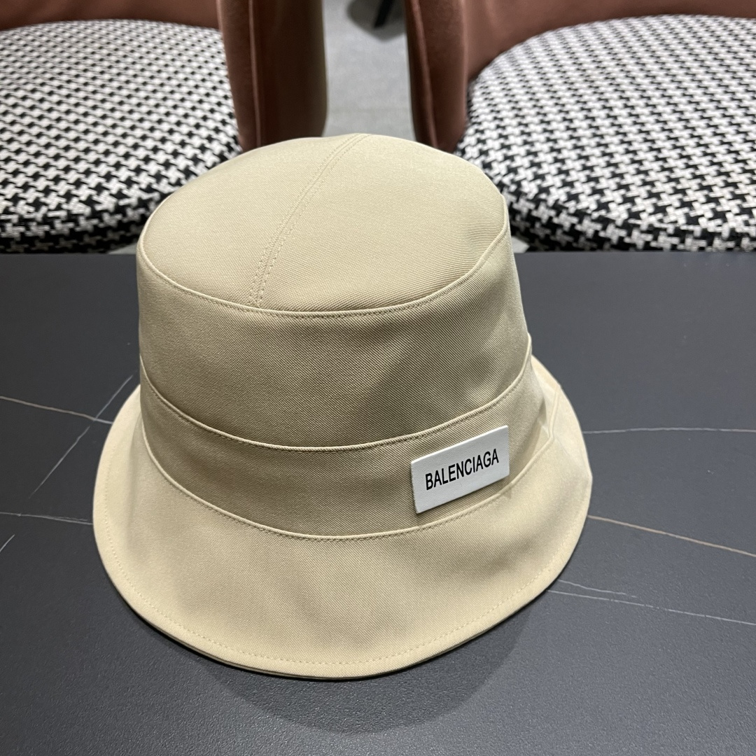  BALENCIAGA巴黎世家2025春夏款不规则渔夫帽，简约休闲百搭款，出街必备