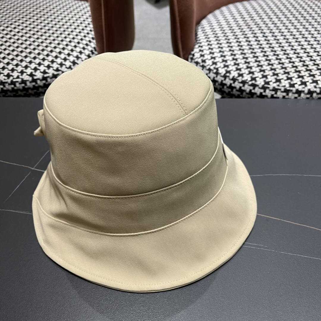  BALENCIAGA巴黎世家2025春夏款不规则渔夫帽，简约休闲百搭款，出街必备