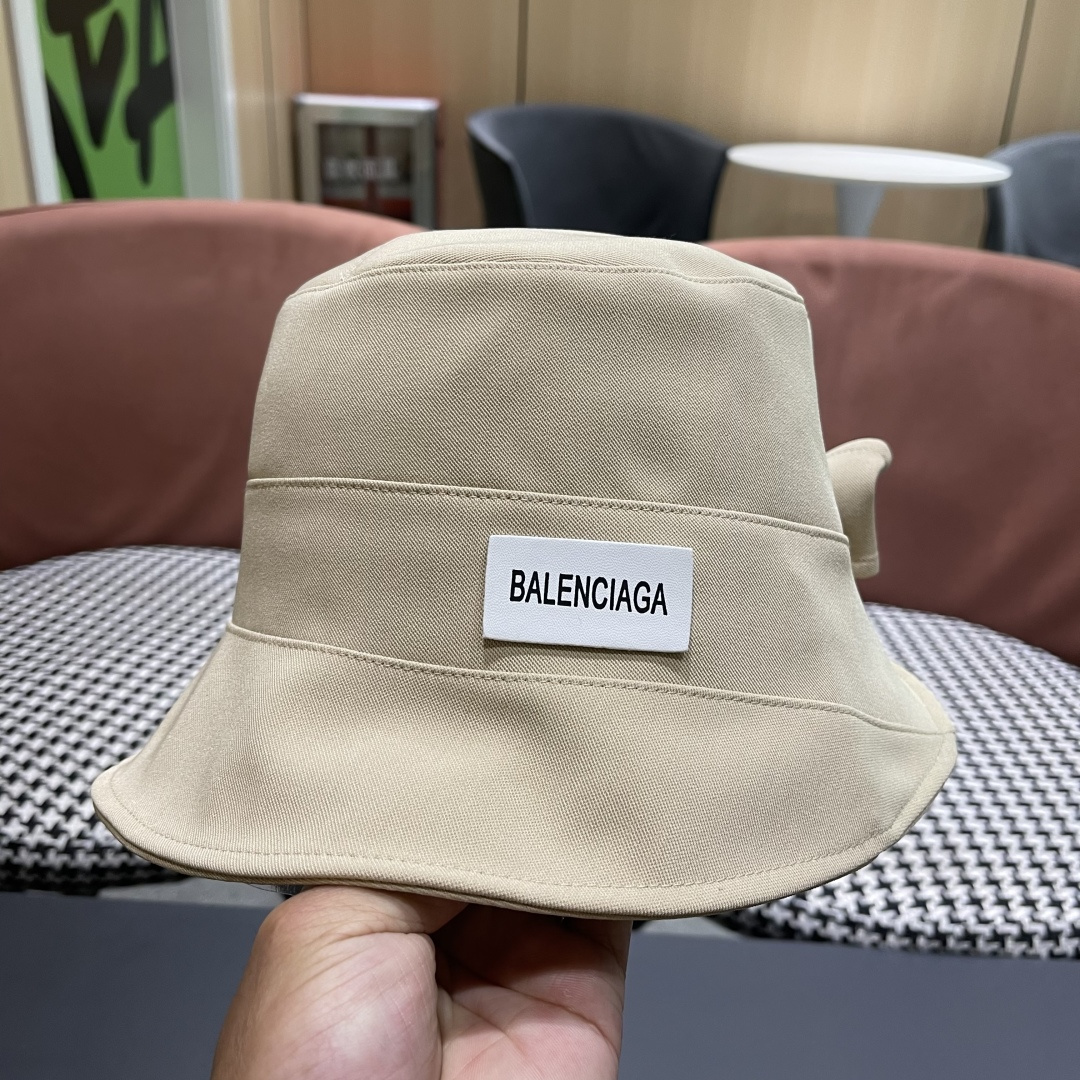  BALENCIAGA巴黎世家2025春夏款不规则渔夫帽，简约休闲百搭款，出街必备