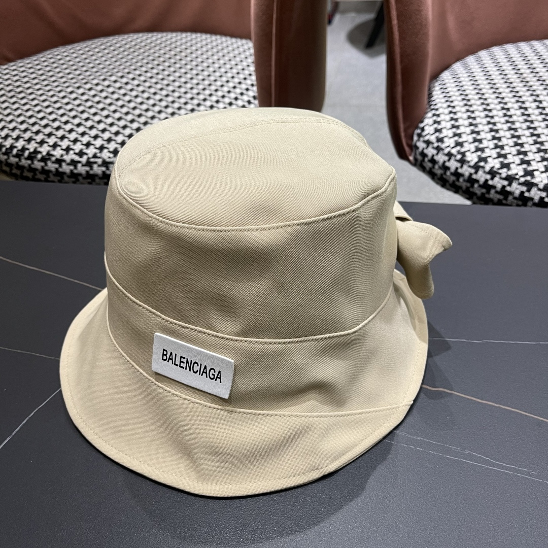  BALENCIAGA巴黎世家2025春夏款不规则渔夫帽，简约休闲百搭款，出街必备