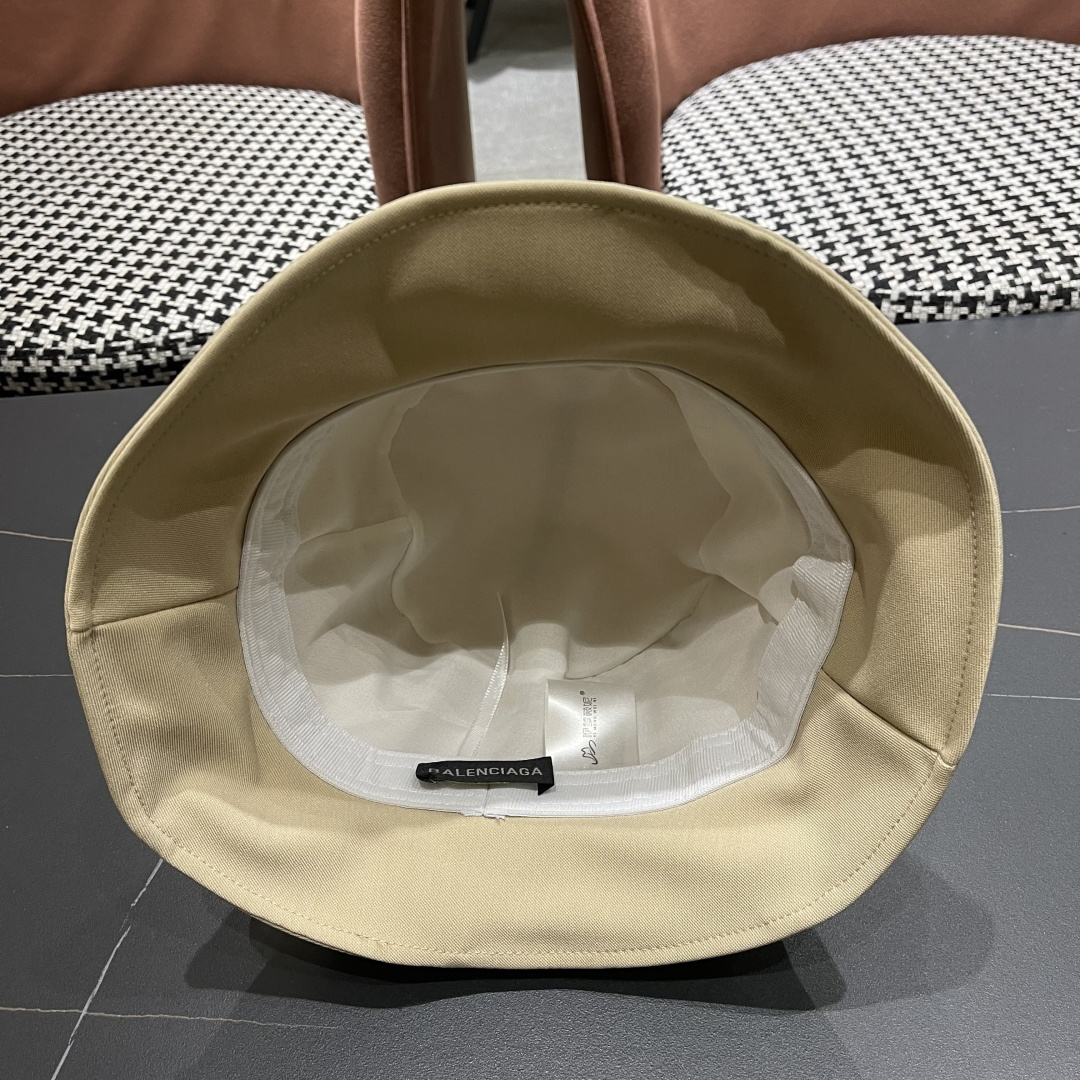  BALENCIAGA巴黎世家2025春夏款不规则渔夫帽，简约休闲百搭款，出街必备