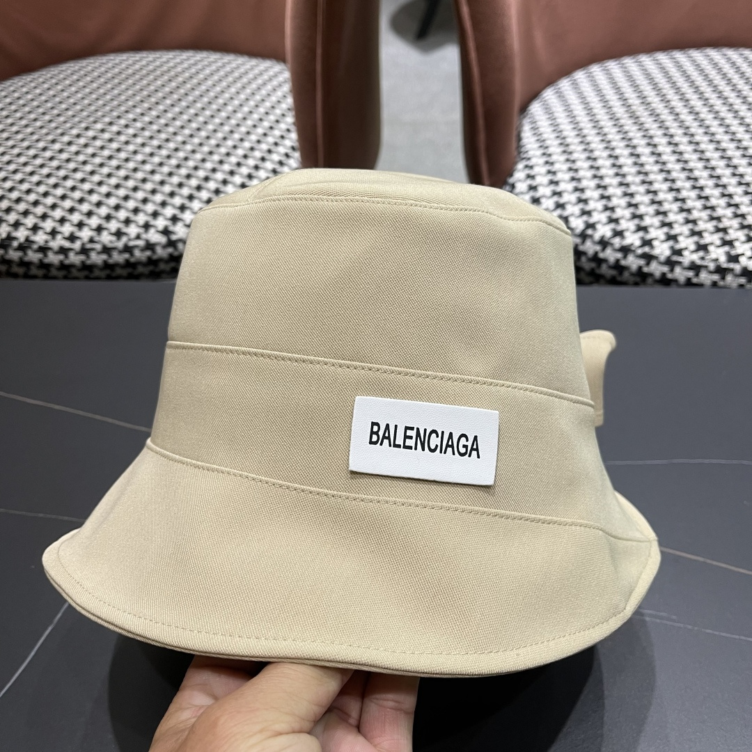  BALENCIAGA巴黎世家2025春夏款不规则渔夫帽，简约休闲百搭款，出街必备