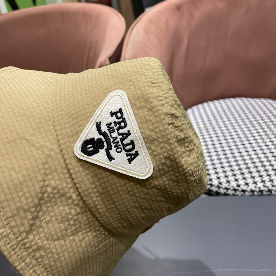  普拉达 Prada 新款抽绳渔夫帽女春夏韩版显脸小格子盆帽大牌款超好搭配，赶紧入手！