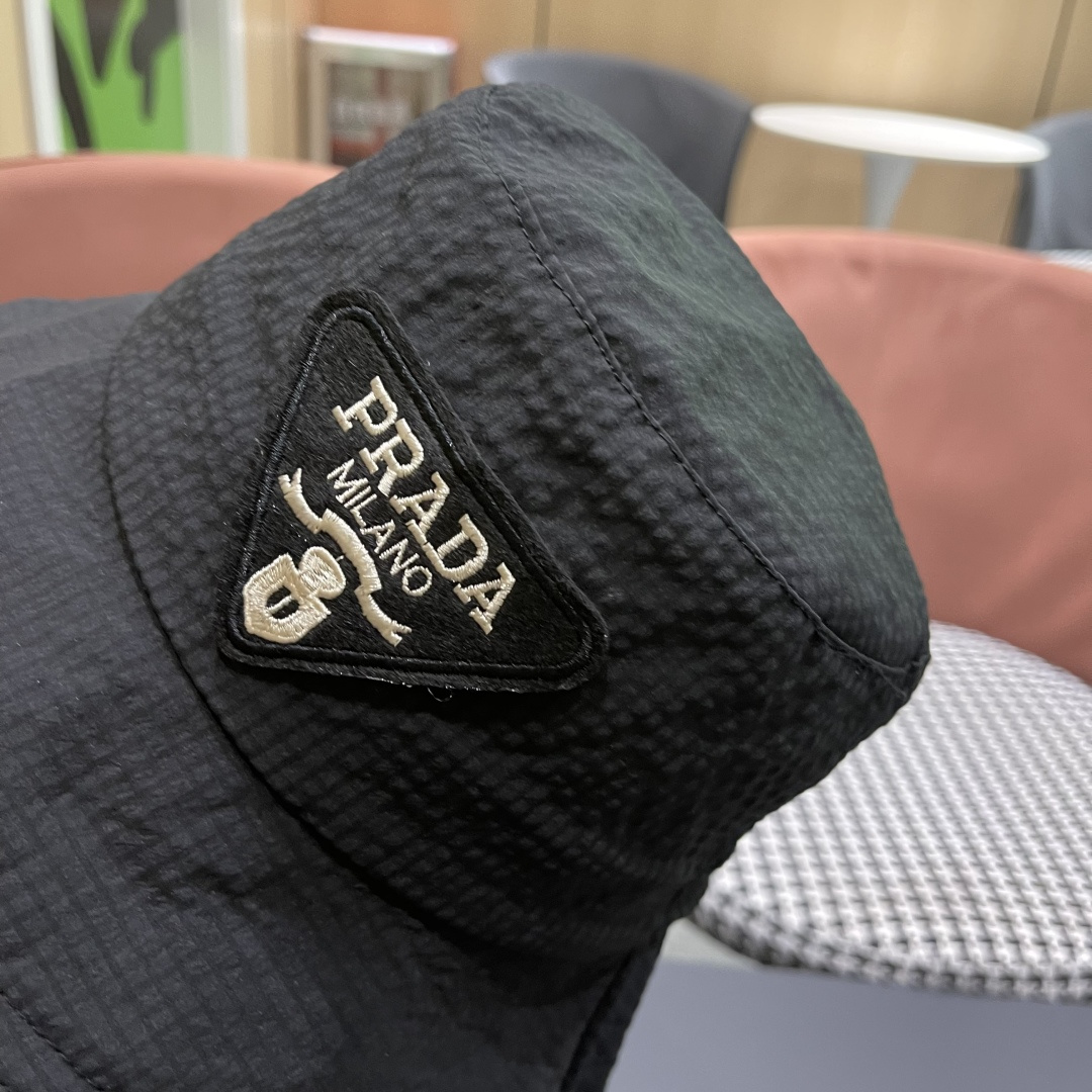  普拉达 Prada 新款抽绳渔夫帽女春夏韩版显脸小格子盆帽大牌款超好搭配，赶紧入手！