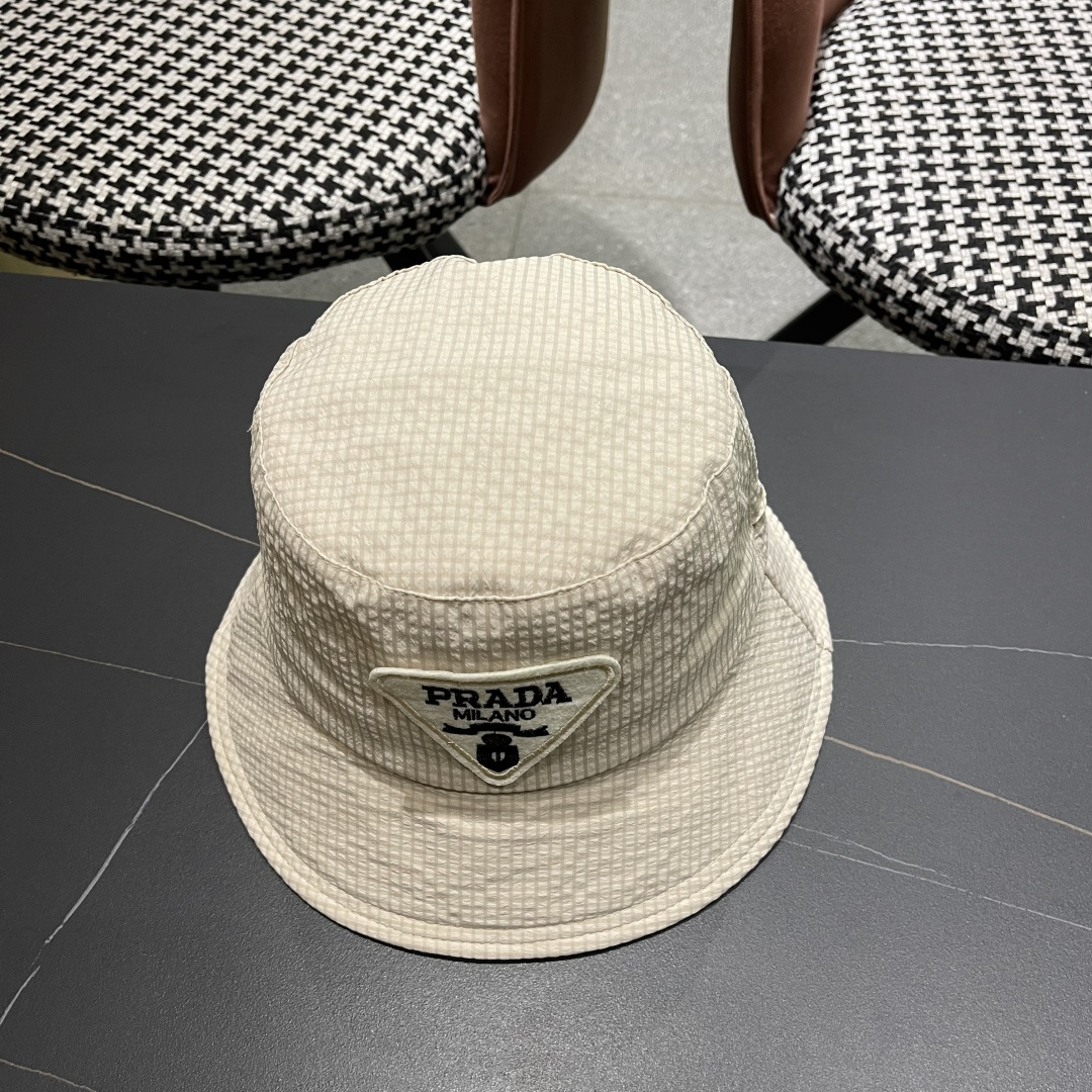  普拉达 Prada 新款抽绳渔夫帽女春夏韩版显脸小格子盆帽大牌款超好搭配，赶紧入手！