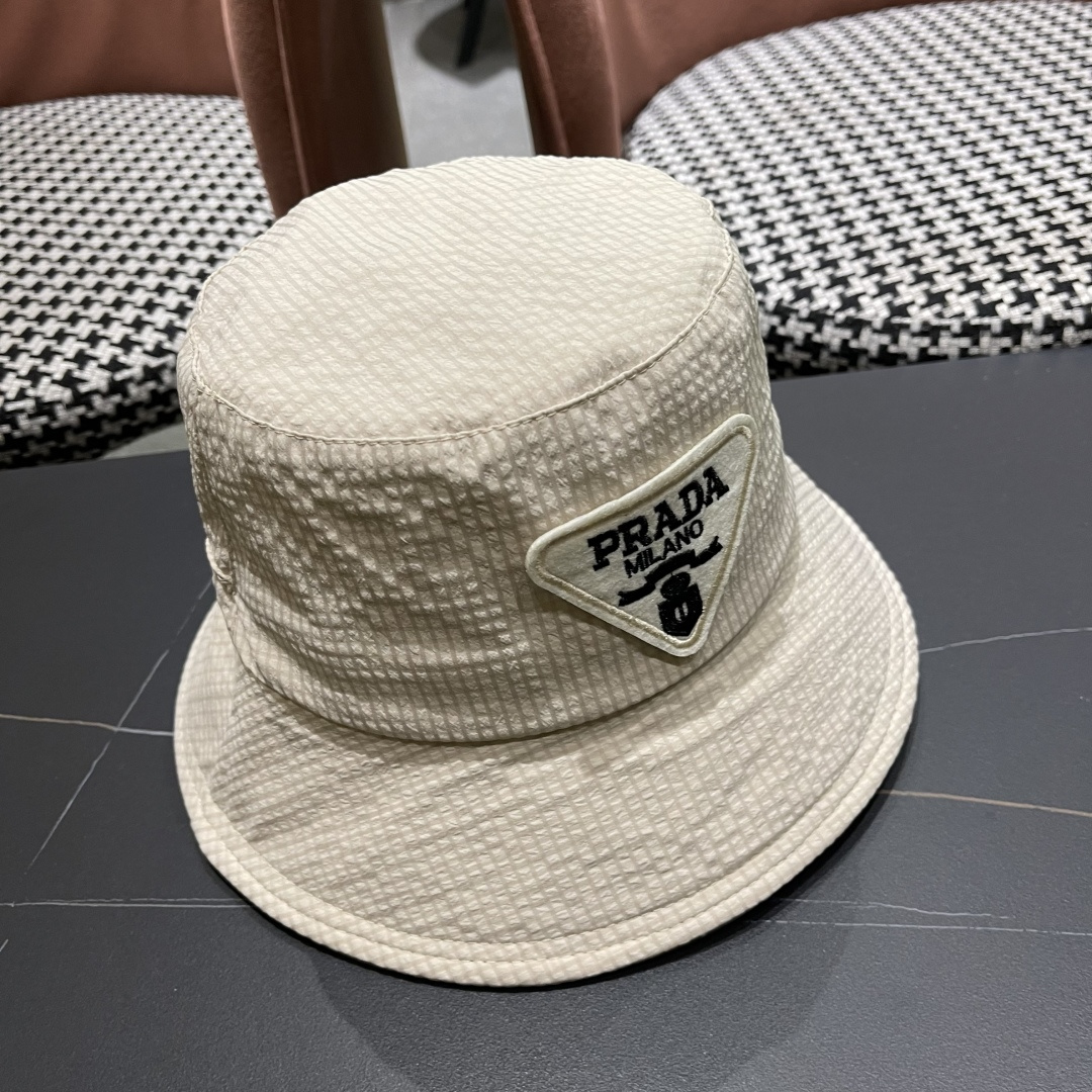  普拉达 Prada 新款抽绳渔夫帽女春夏韩版显脸小格子盆帽大牌款超好搭配，赶紧入手！