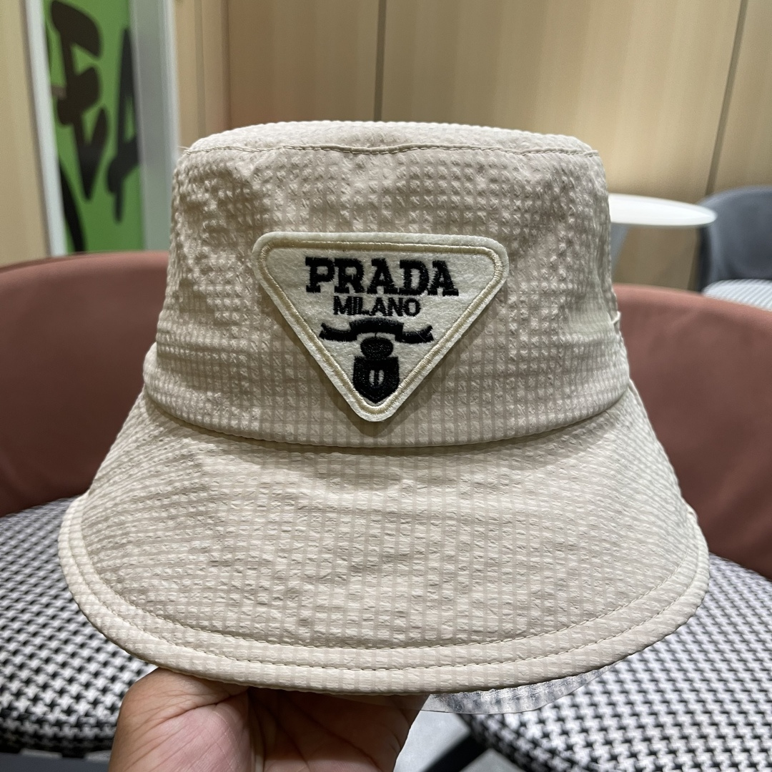  普拉达 Prada 新款抽绳渔夫帽女春夏韩版显脸小格子盆帽大牌款超好搭配，赶紧入手！