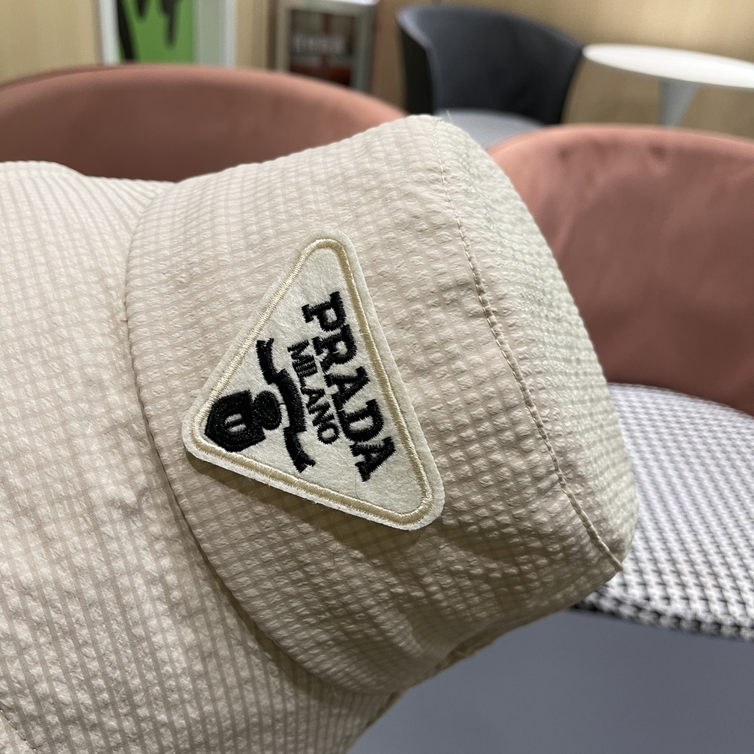  普拉达 Prada 新款抽绳渔夫帽女春夏韩版显脸小格子盆帽大牌款超好搭配，赶紧入手！