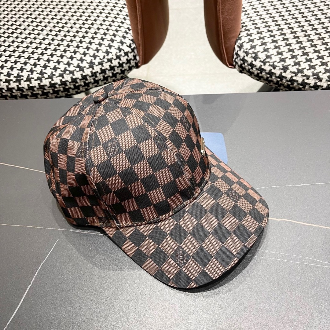  路易威登Lv 新款韩版日系潮棋盘格棒球帽户外运
动女防晒遮阳鸭舌帽男潮牌