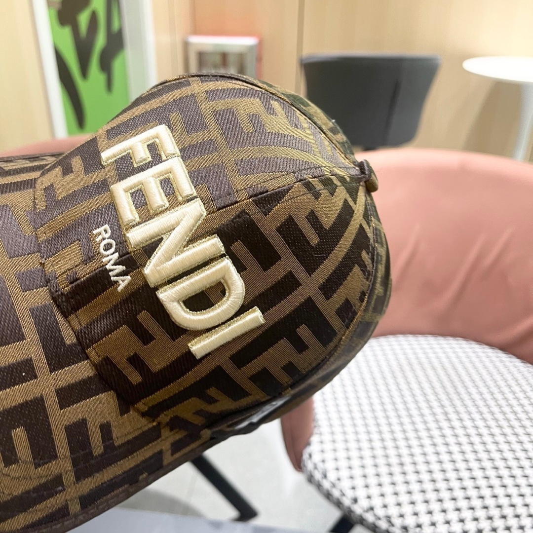  FENDI芬迪 2025老花系列棒球帽🧢 经典FF中古单品，气质穿搭单品，质量杠杠👍