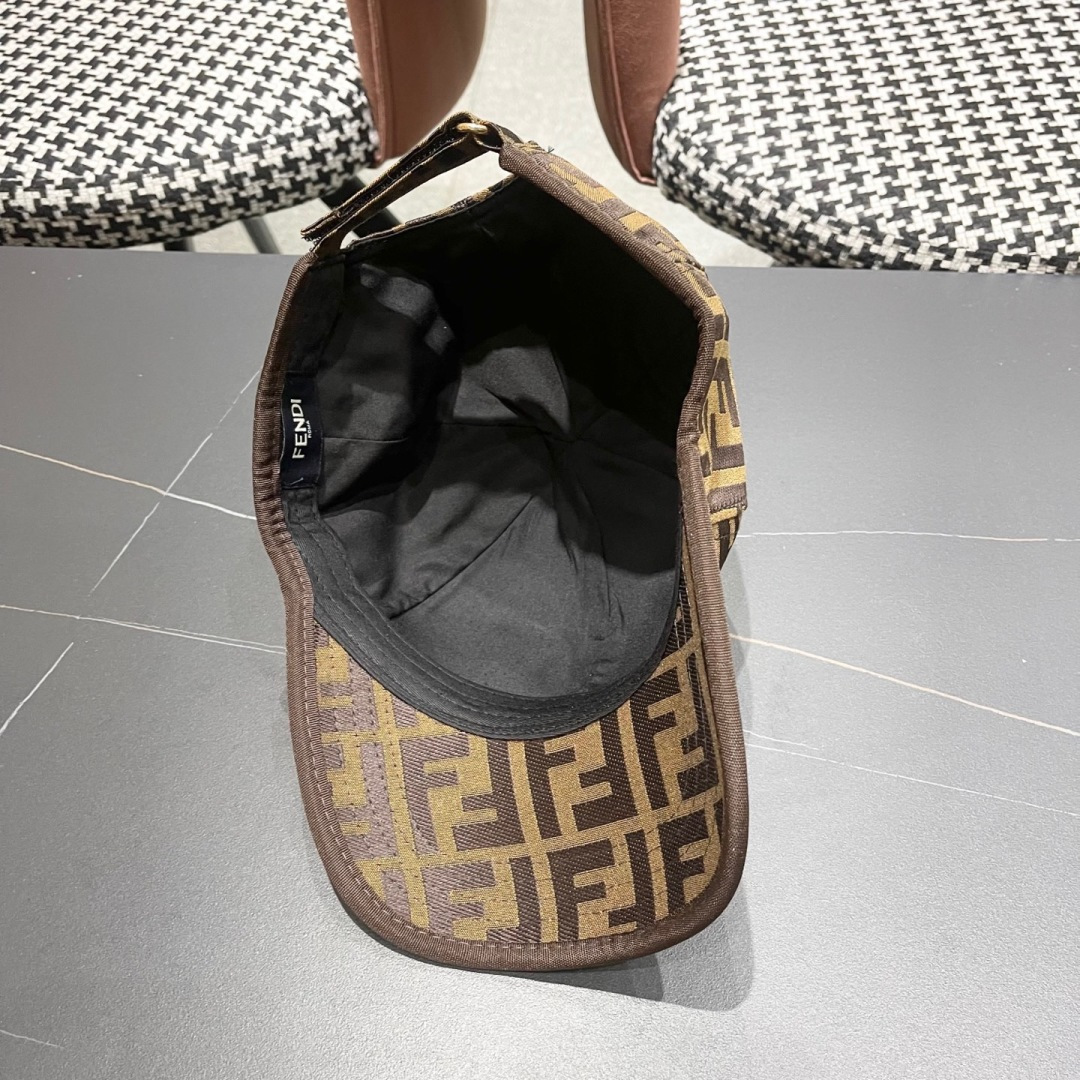  FENDI芬迪 2025老花系列棒球帽🧢 经典FF中古单品，气质穿搭单品，质量杠杠👍